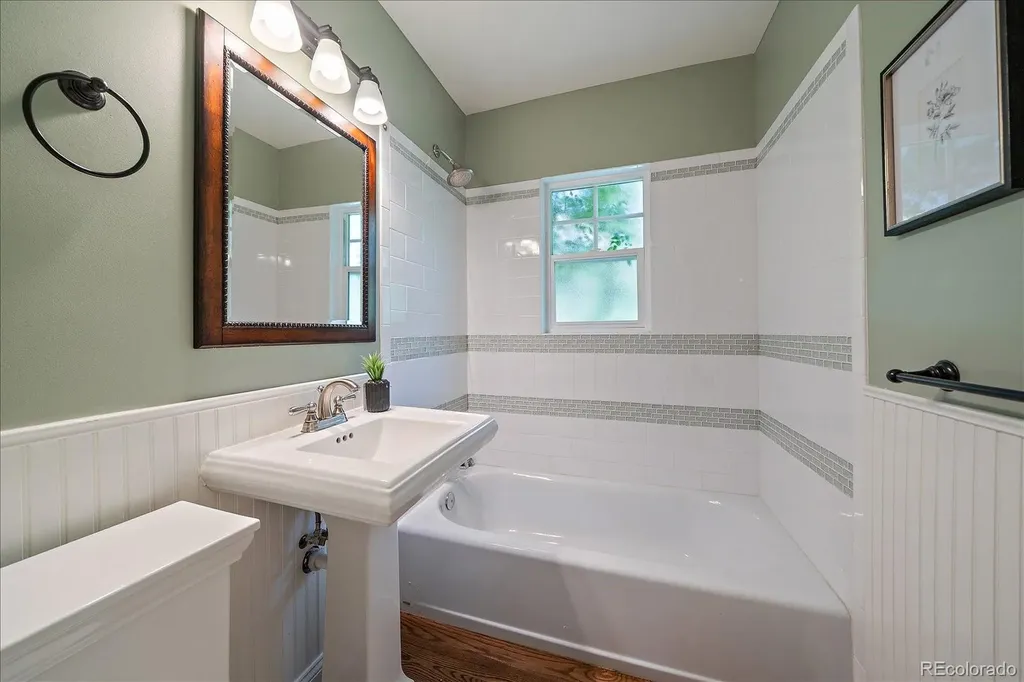 1070 E Bates Parkway Englewood CO 80113