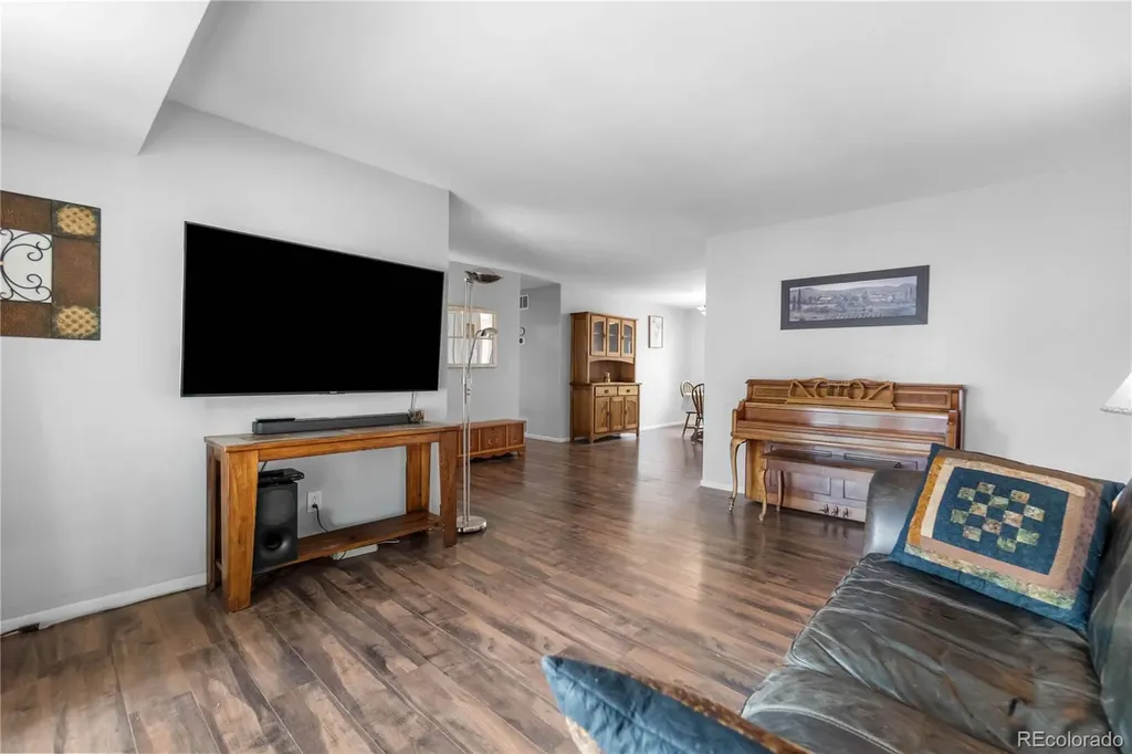 13384 W Utah Circle Lakewood CO 80228