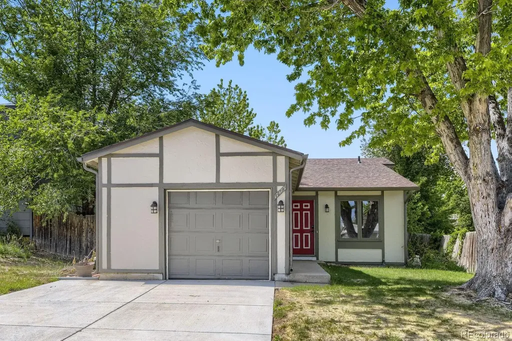 17483 E Temple Drive Aurora CO 80015
