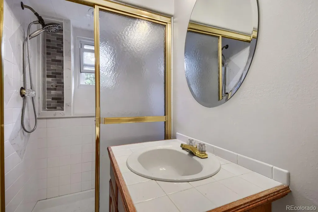 17483 E Temple Drive Aurora CO 80015