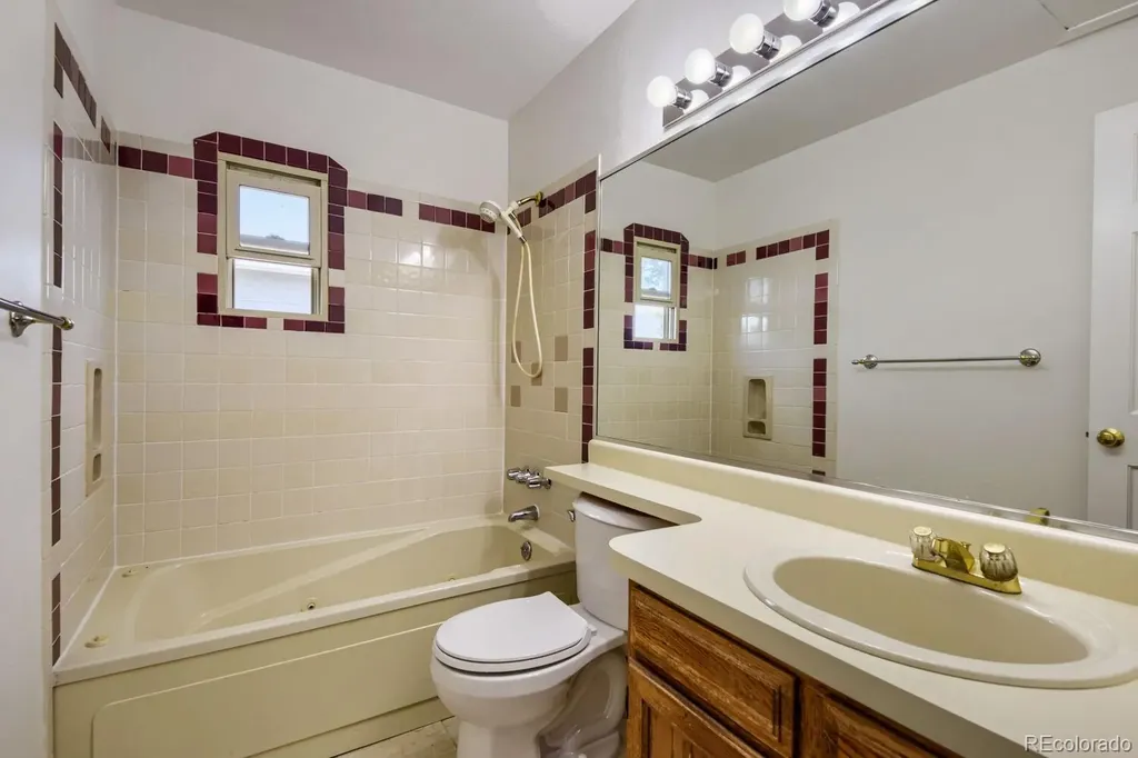 17483 E Temple Drive Aurora CO 80015