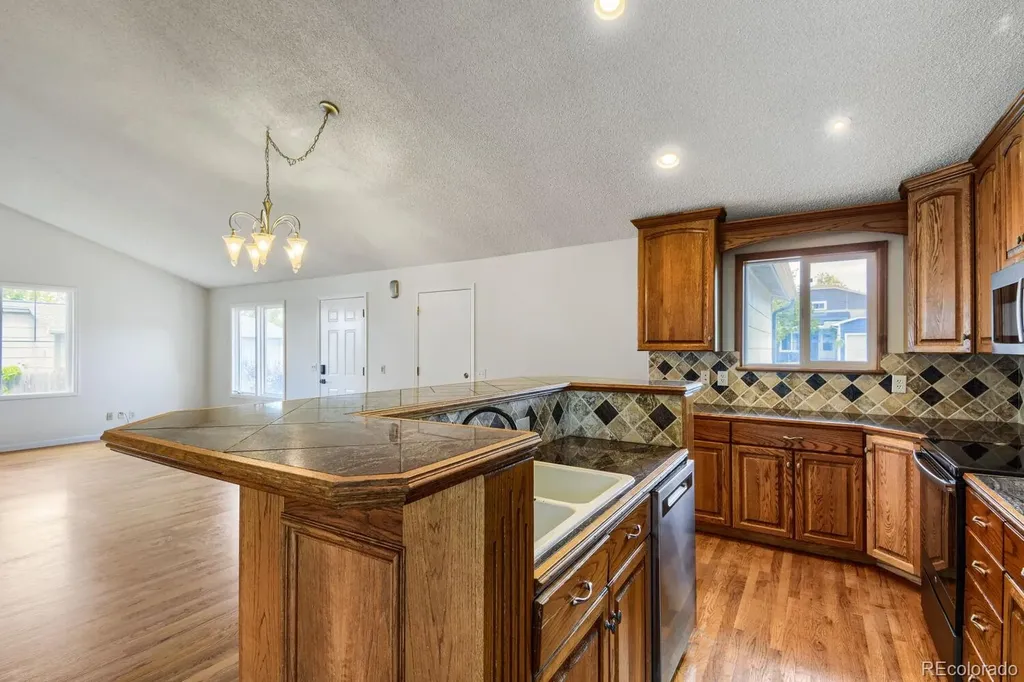17483 E Temple Drive Aurora CO 80015