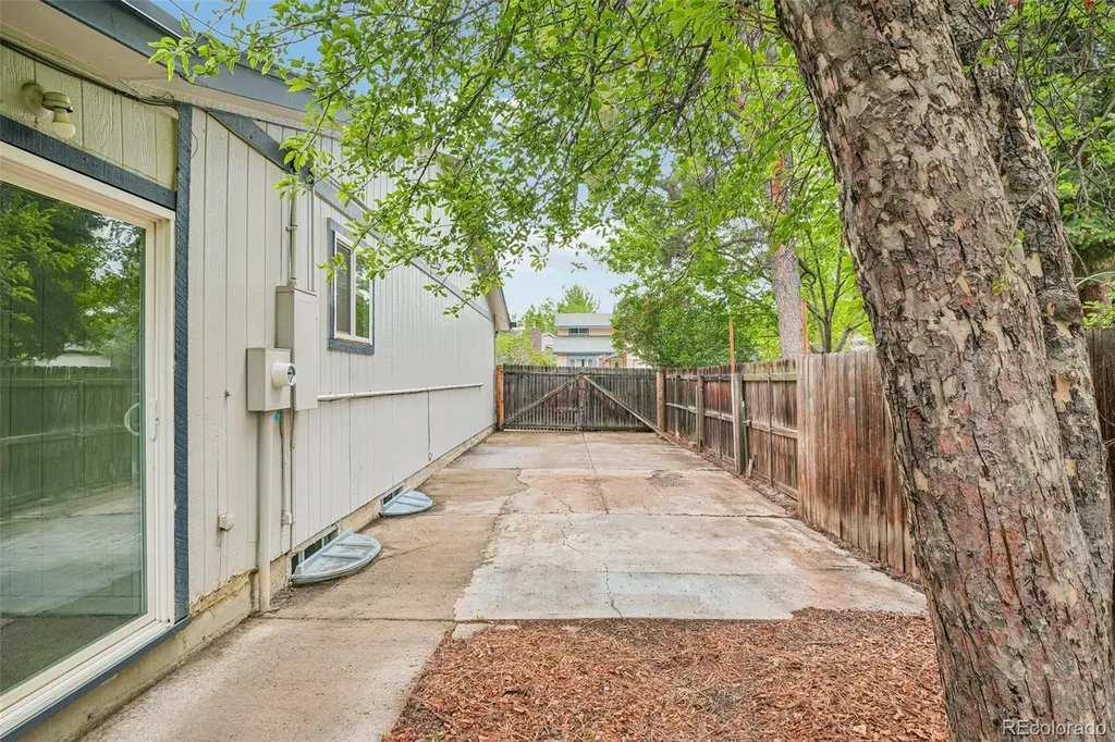 9339 W 76th Avenue Arvada CO 80005
