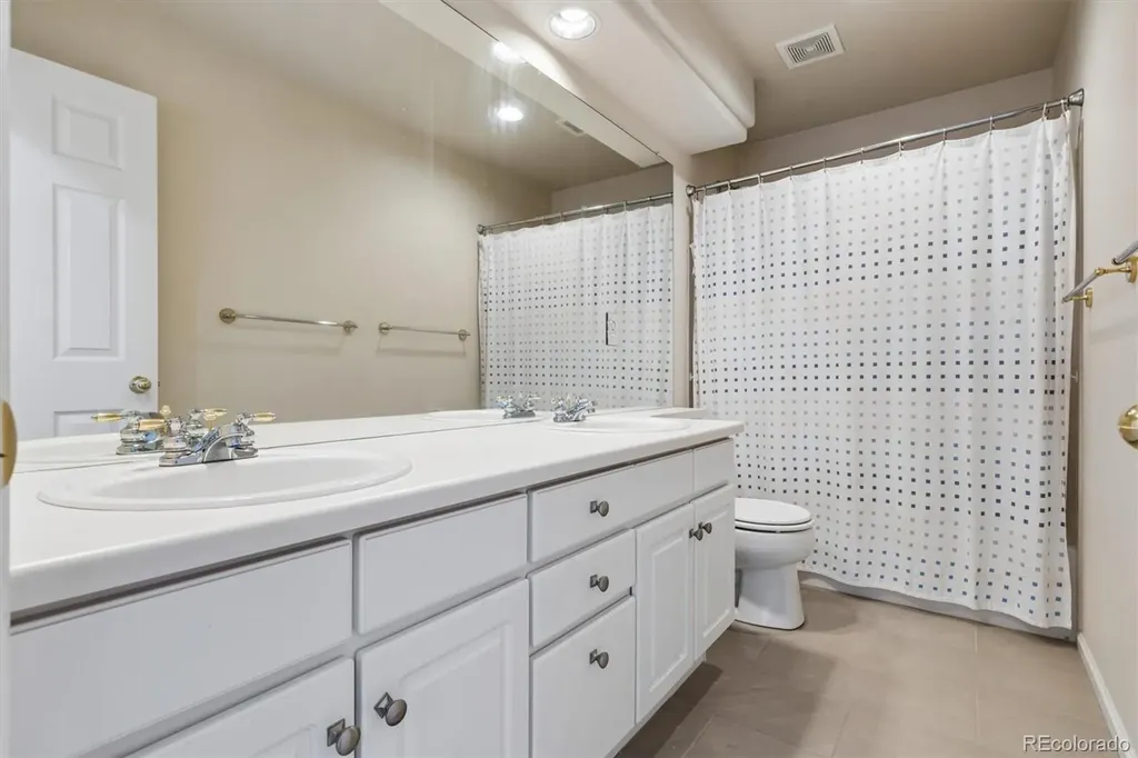5725 Glenstone Drive Littleton CO 80130