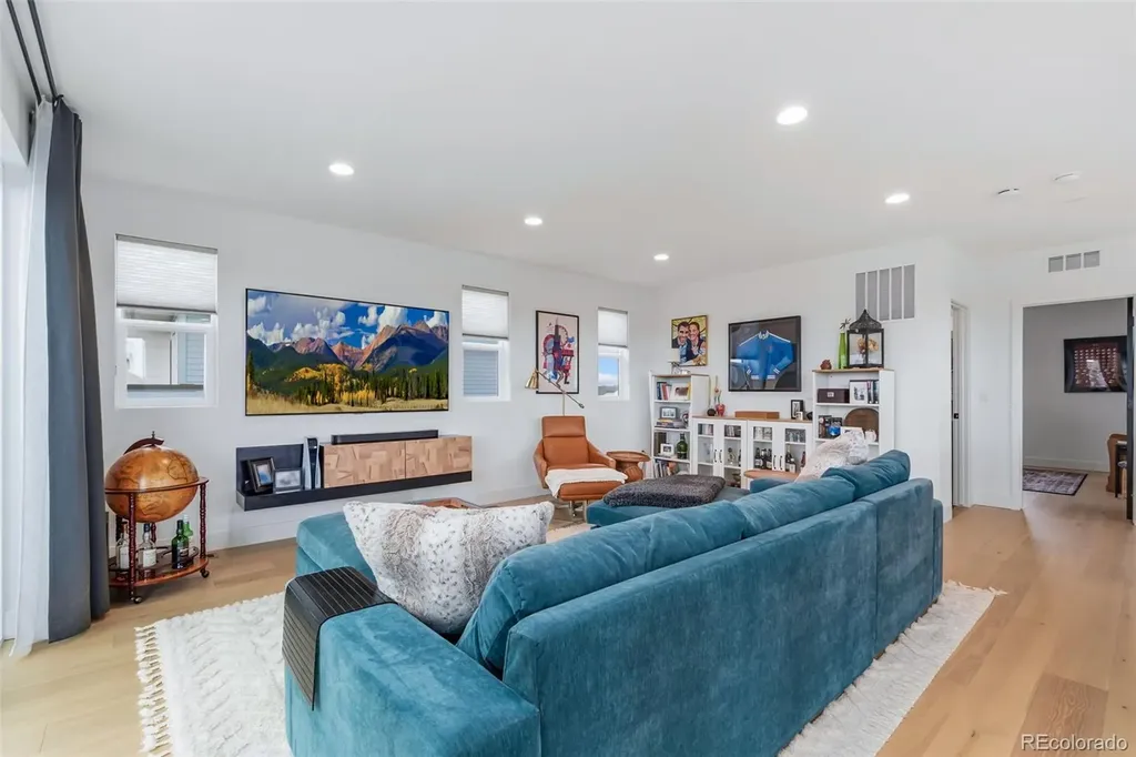 6306 N Elmira Court Denver CO 80238