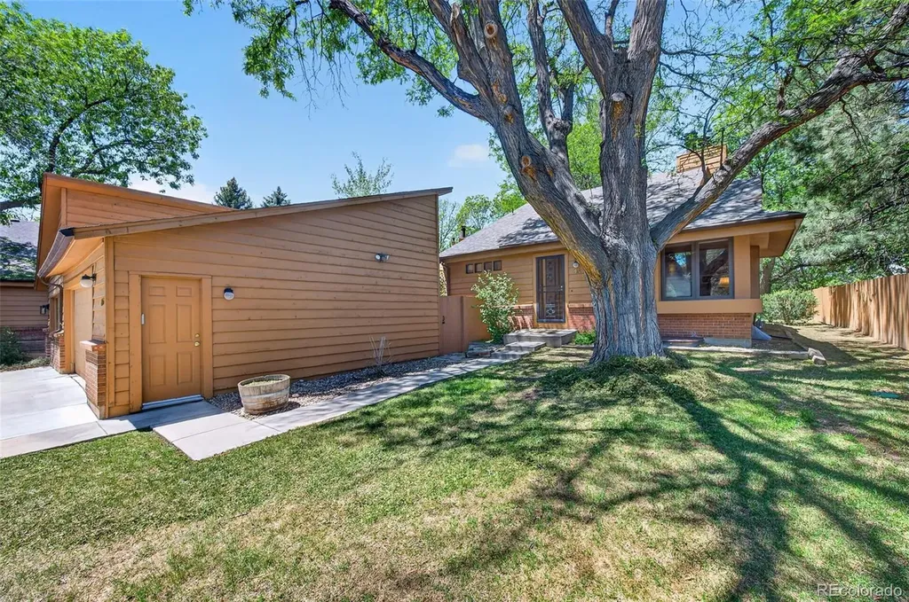 43 S Eagle Circle Aurora CO 80012