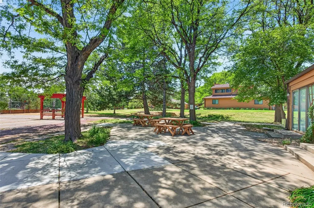 43 S Eagle Circle Aurora CO 80012