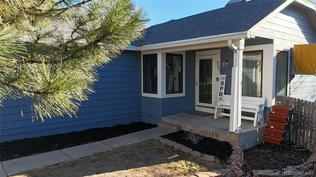 3667 S Flanders Aurora CO 80013
