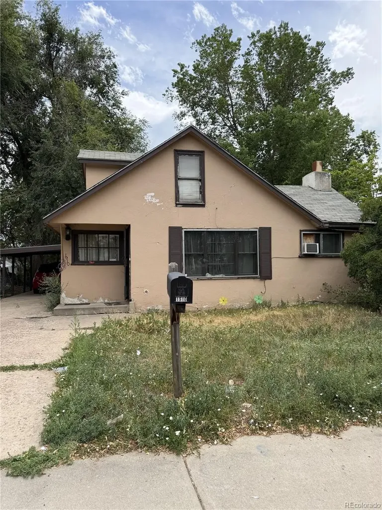 1910 W Baltic Place Englewood CO 80110