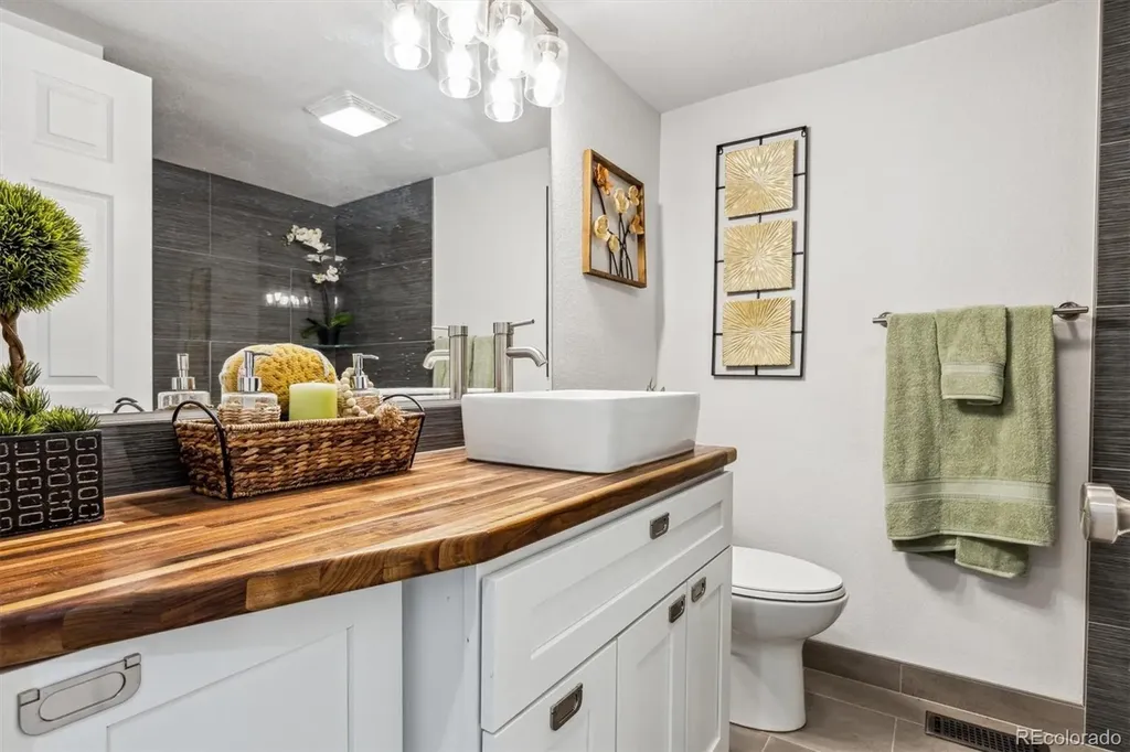 20 S Harlan Street Lakewood CO 80226