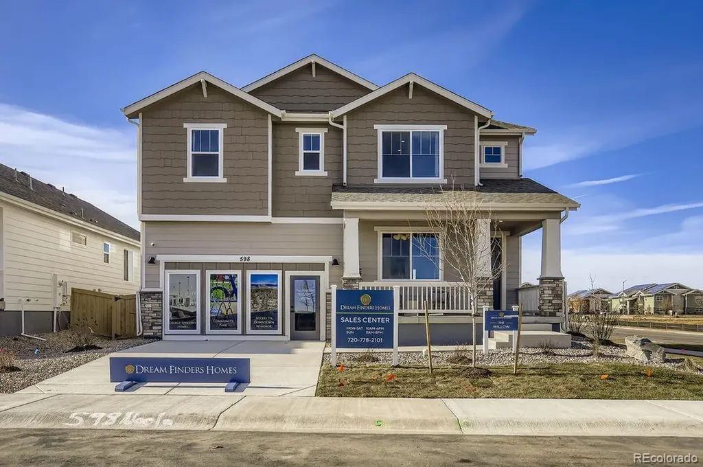 46434 Heritage Avenue Bennett CO 80102
