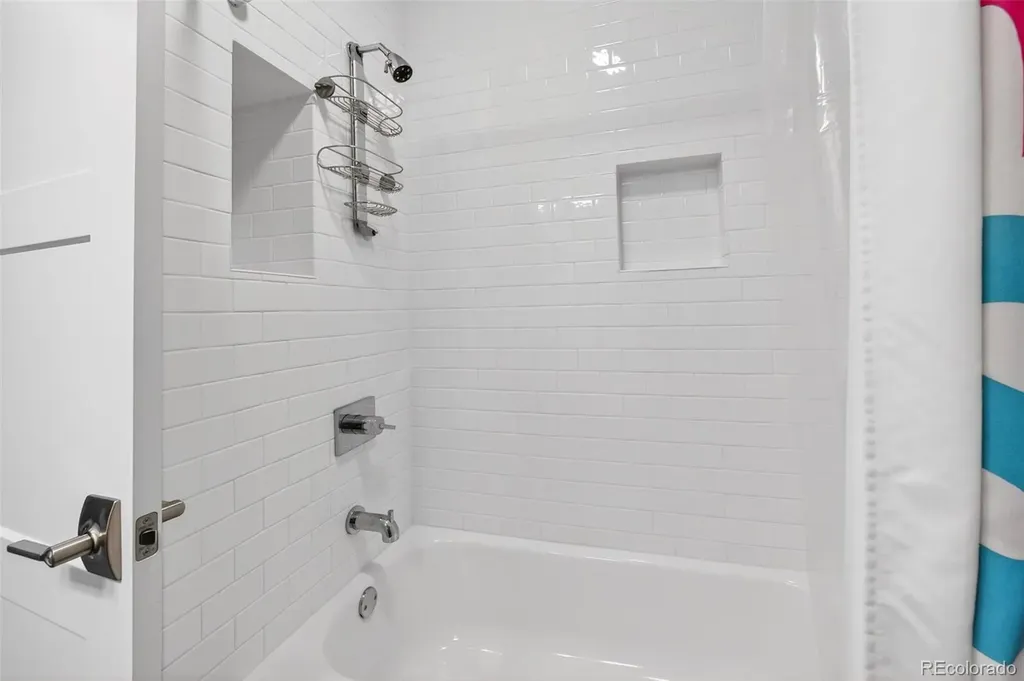 20 Foothill Ash Littleton CO 80127