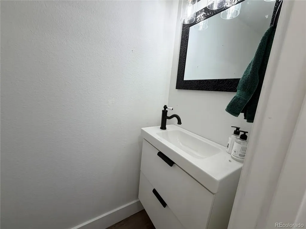 7995 E Mississippi Avenue Denver CO 80247