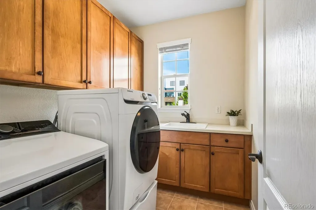 8663 E 29th Place Denver CO 80238