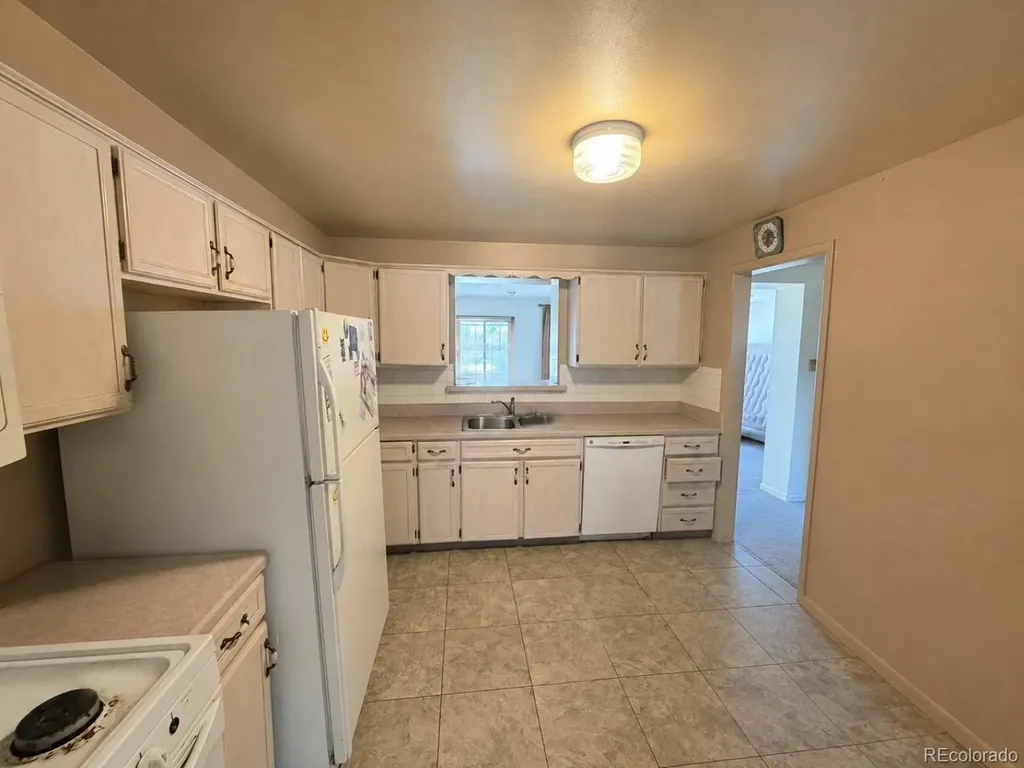 3290 Ivy Street Denver CO 80207