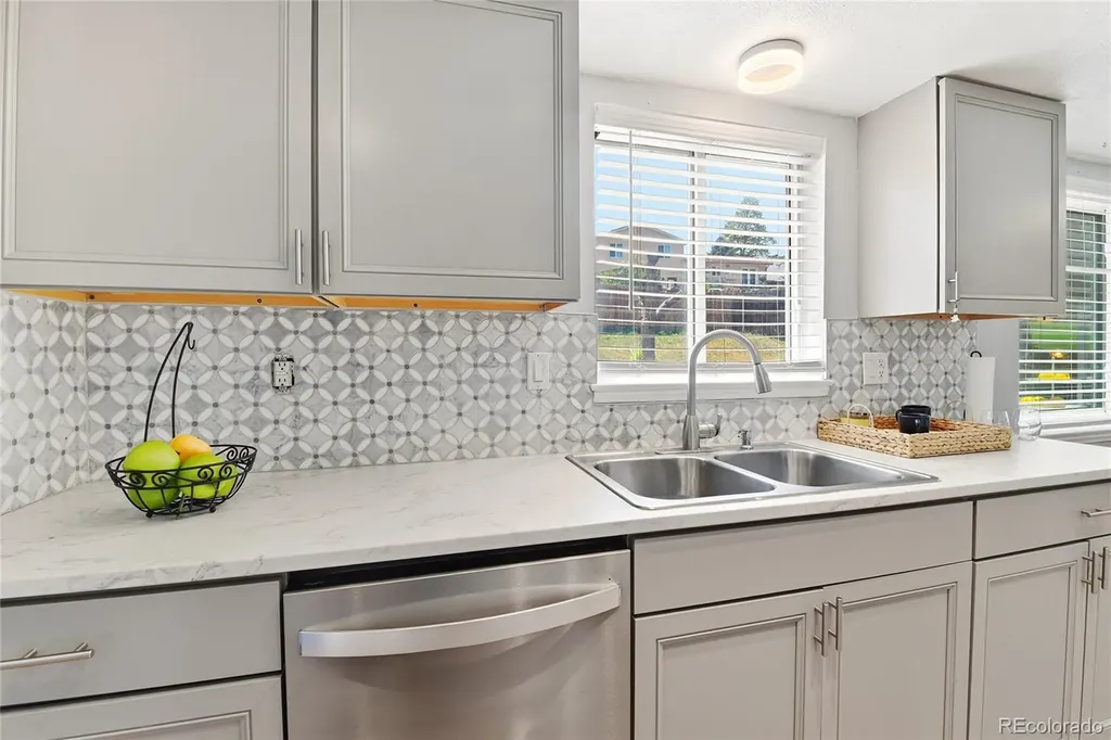 4108 S Andes Way Aurora CO 80013