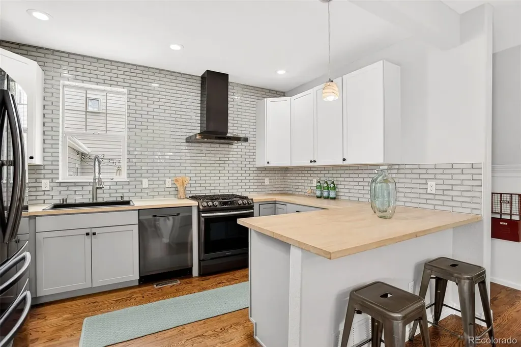10580 E 28th Place Denver CO 80238