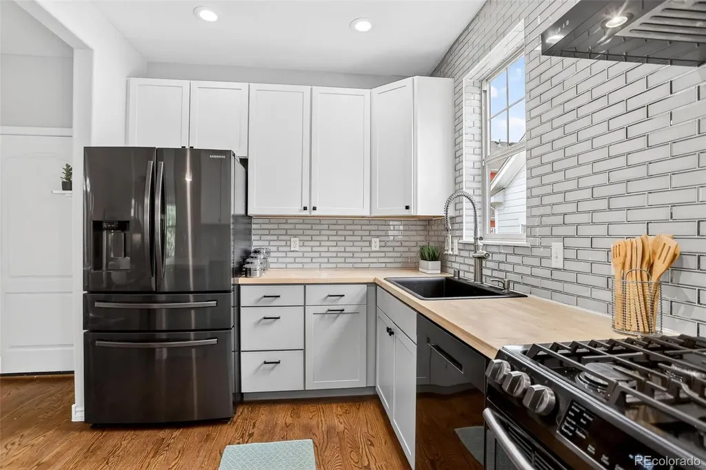 10580 E 28th Place Denver CO 80238