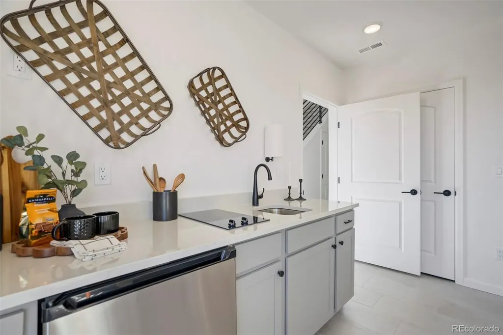 897 Beckton Heights Colorado Springs CO 80907