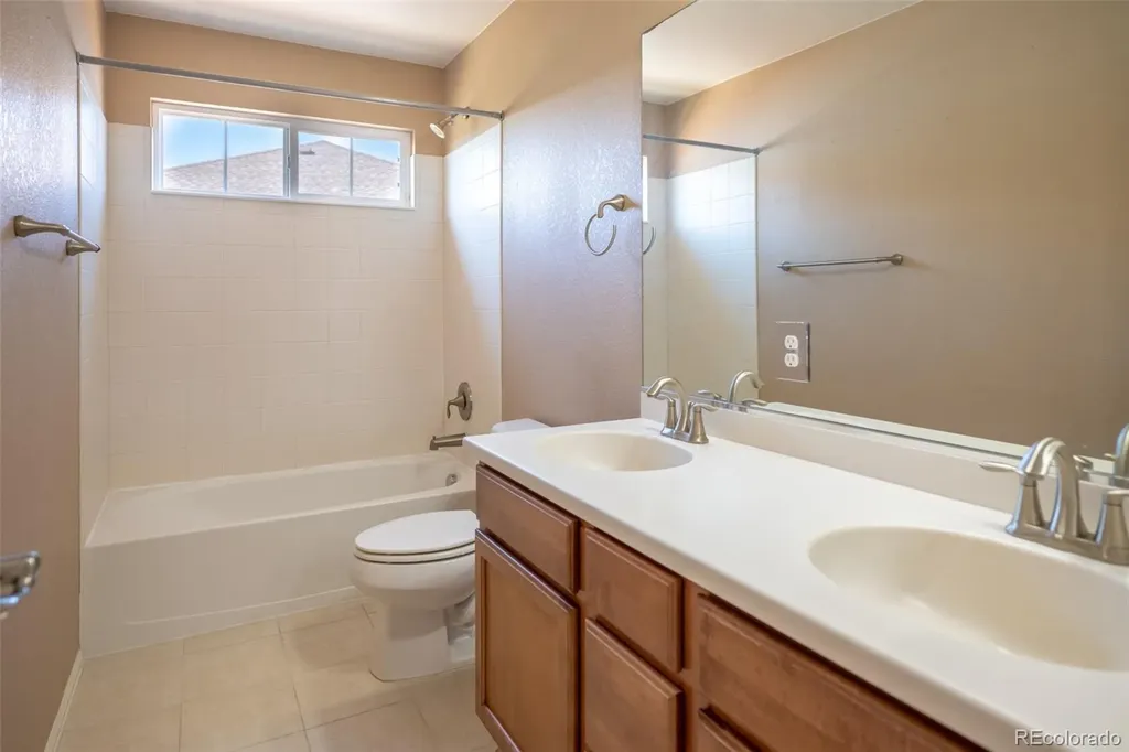 5356 S Fultondale Way Aurora CO 80016
