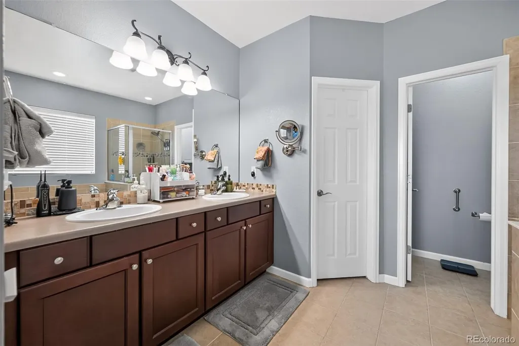 22195 E Grand Drive Aurora CO 80015