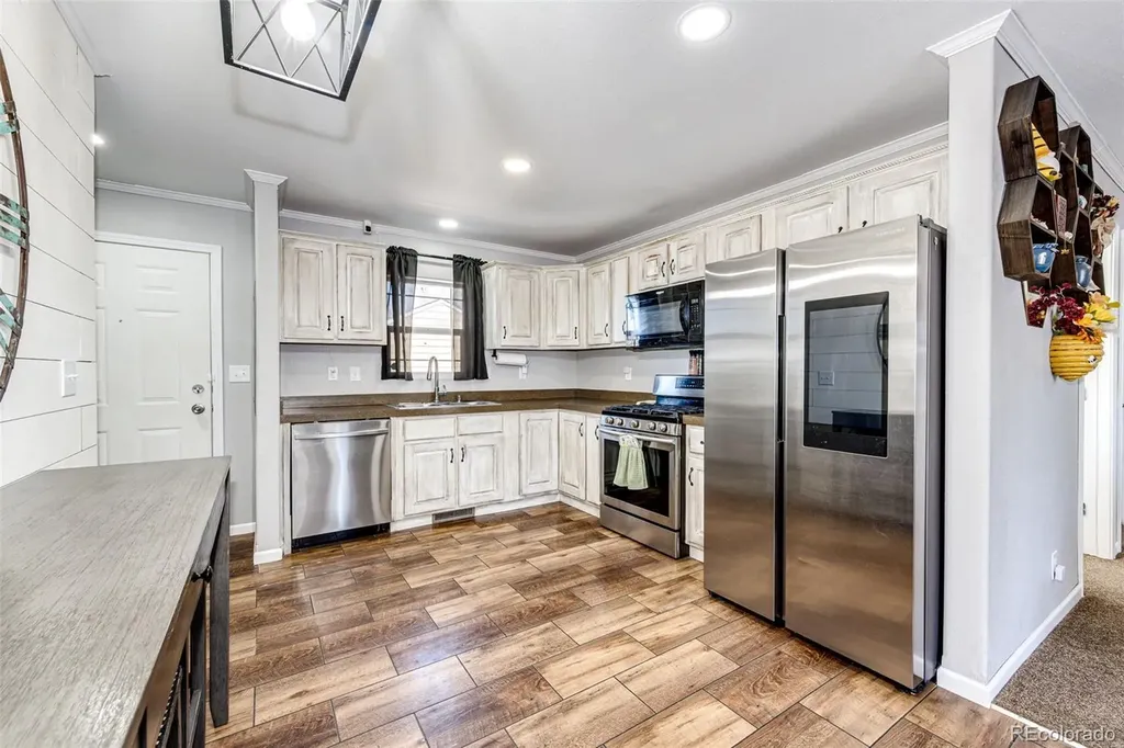 570 4th Street Bennett CO 80102