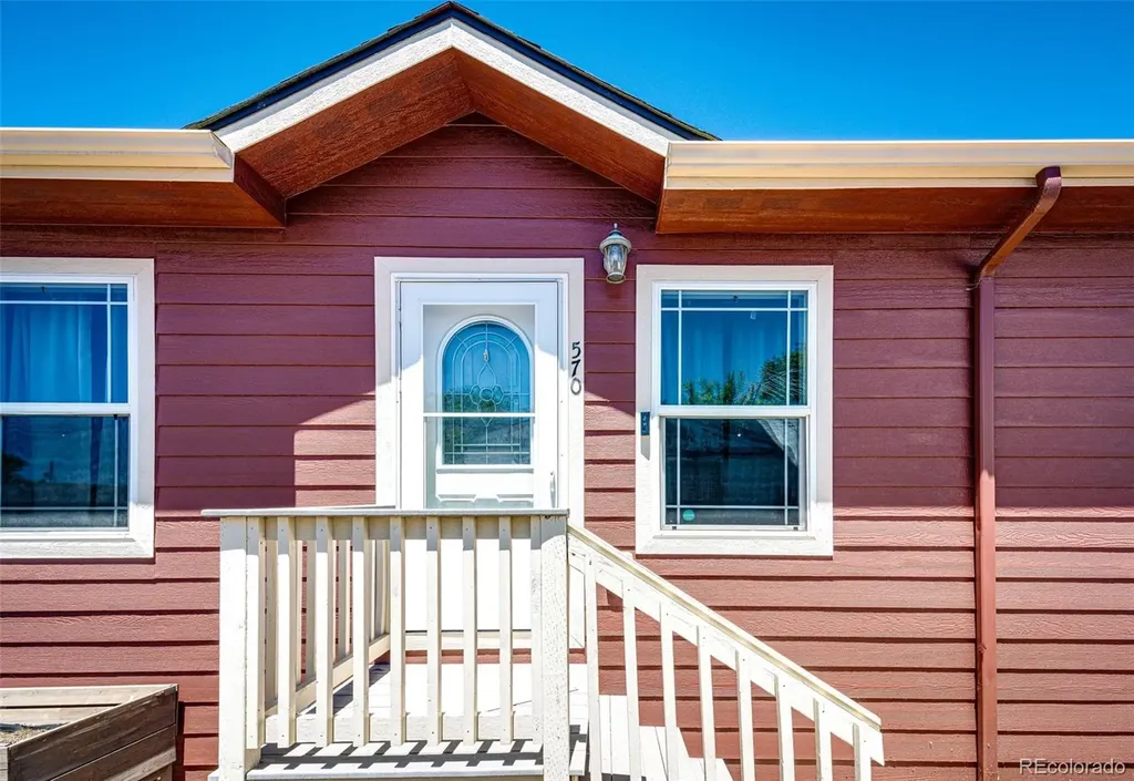 570 4th Street Bennett CO 80102