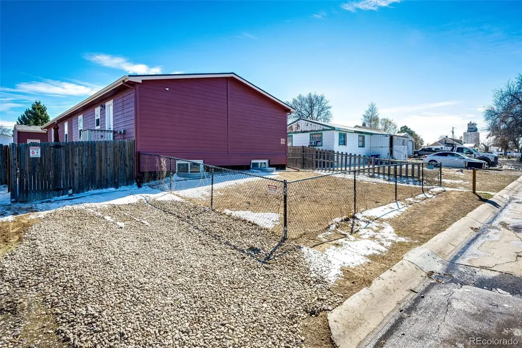 570 4th Street Bennett CO 80102