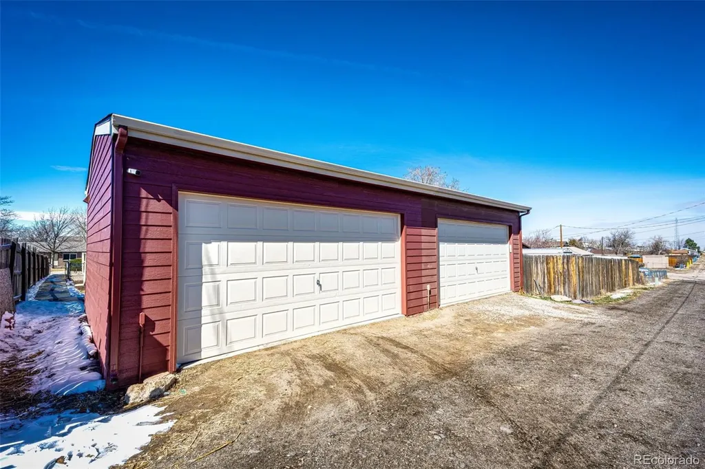 570 4th Street Bennett CO 80102