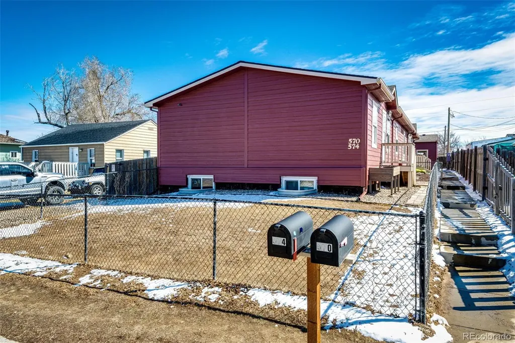 570 4th Street Bennett CO 80102