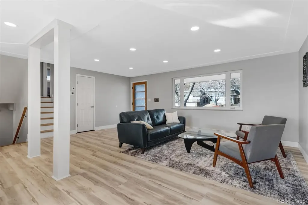 960 S Arbutus Street Lakewood CO 80228