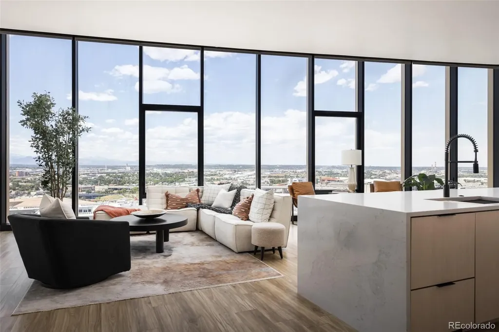 3930 Blake Street Denver CO 80205