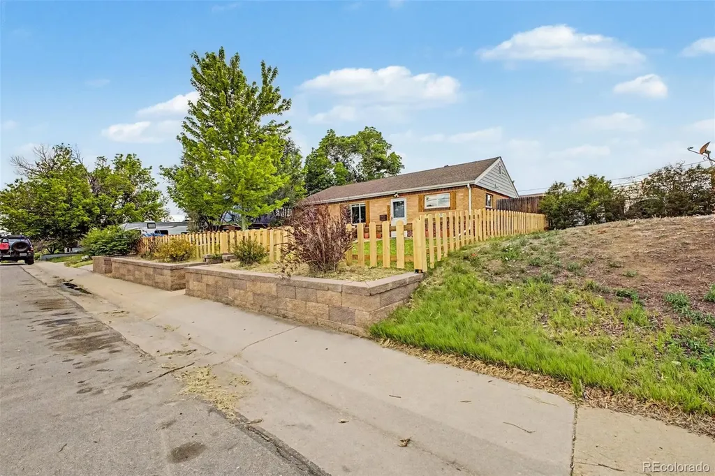9171 Corona Street Thornton CO 80229
