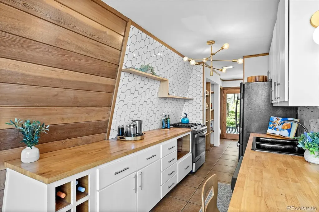 56 Valley View Drive Nederland CO 80466
