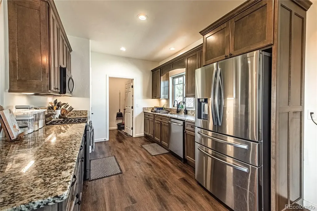 585 Twin Pines Avenue Rockvale CO 81244