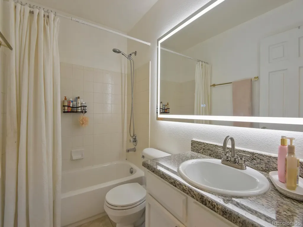 5957 S Helena Street Centennial CO 80016