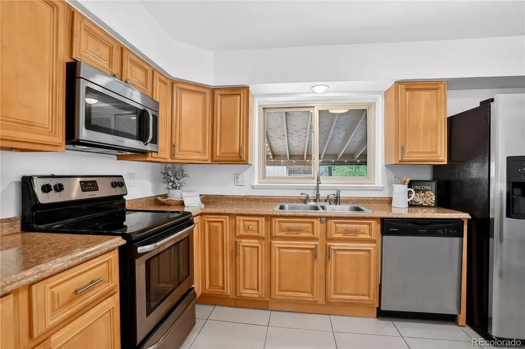 1223 S Eaton Street Lakewood CO 80232