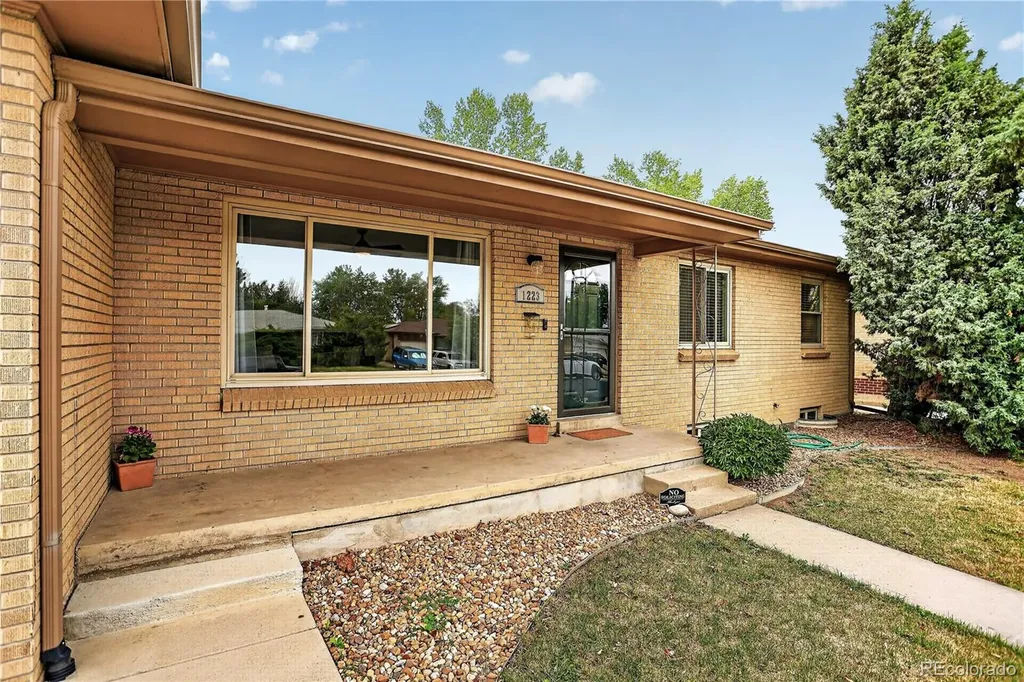1223 S Eaton Street Lakewood CO 80232