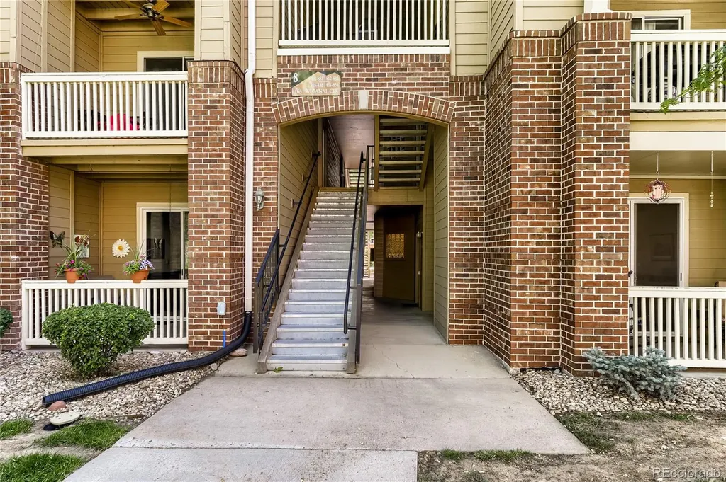 1631 W Canal Circle Littleton CO 80120