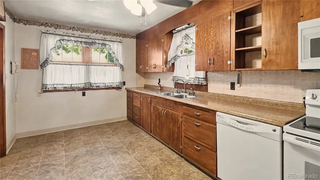 200 E 10th Street Julesburg CO 80737