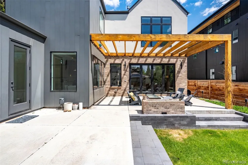 959 S Vine Street Denver CO 80209