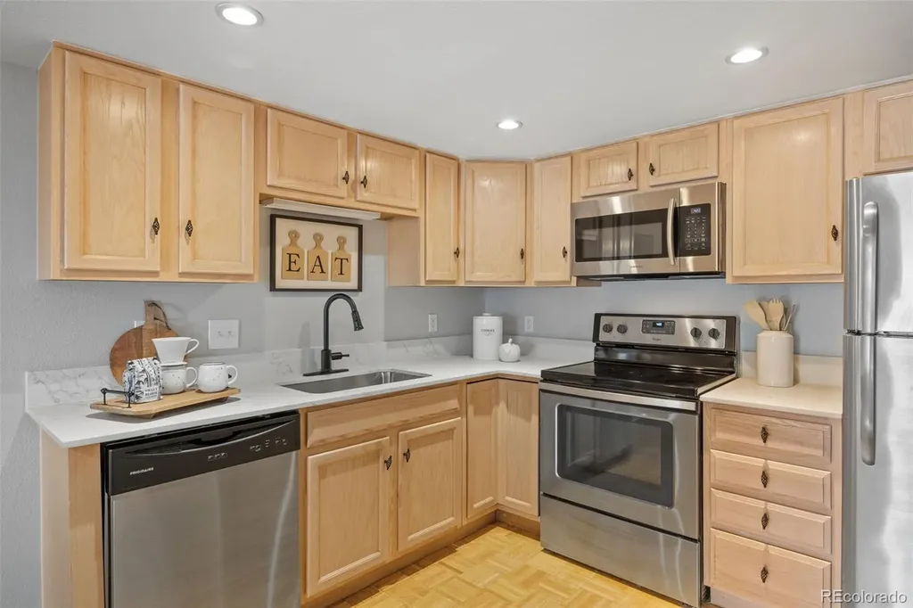 1655 S Cole Street Lakewood CO 80228