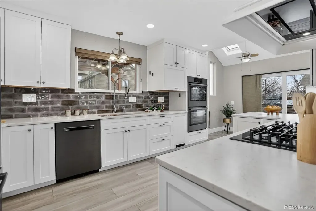 8226 S Dover Street Littleton CO 80128