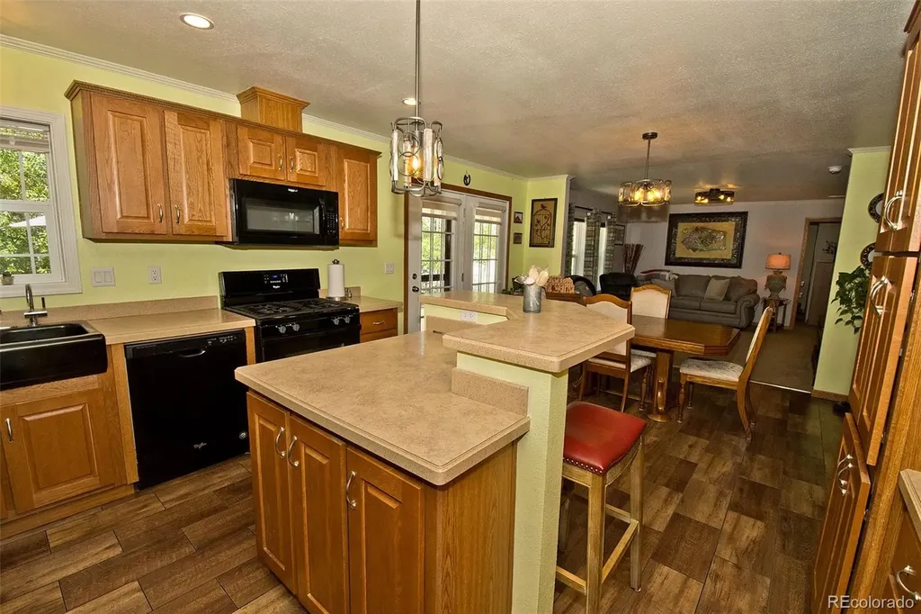 705 San Juan Avenue Saguache CO 81149
