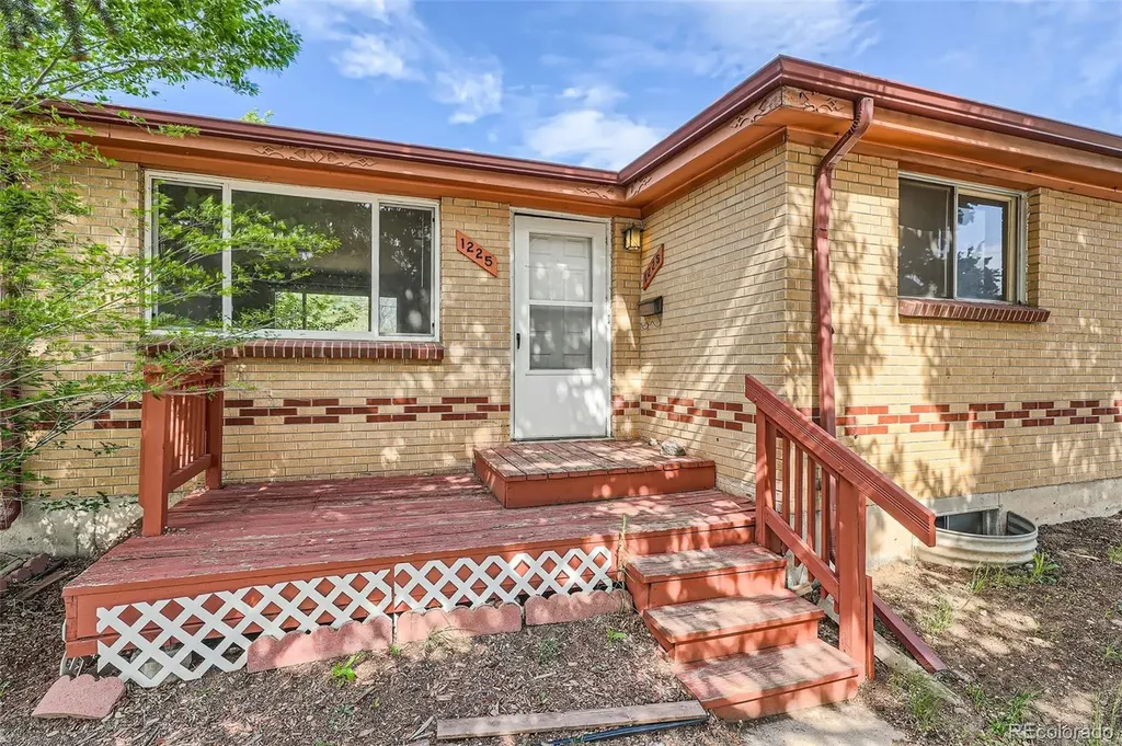 1225 S Ames Street Lakewood CO 80232