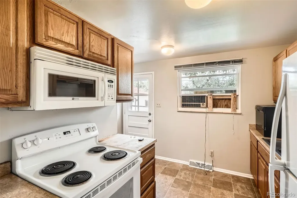 1225 S Ames Street Lakewood CO 80232