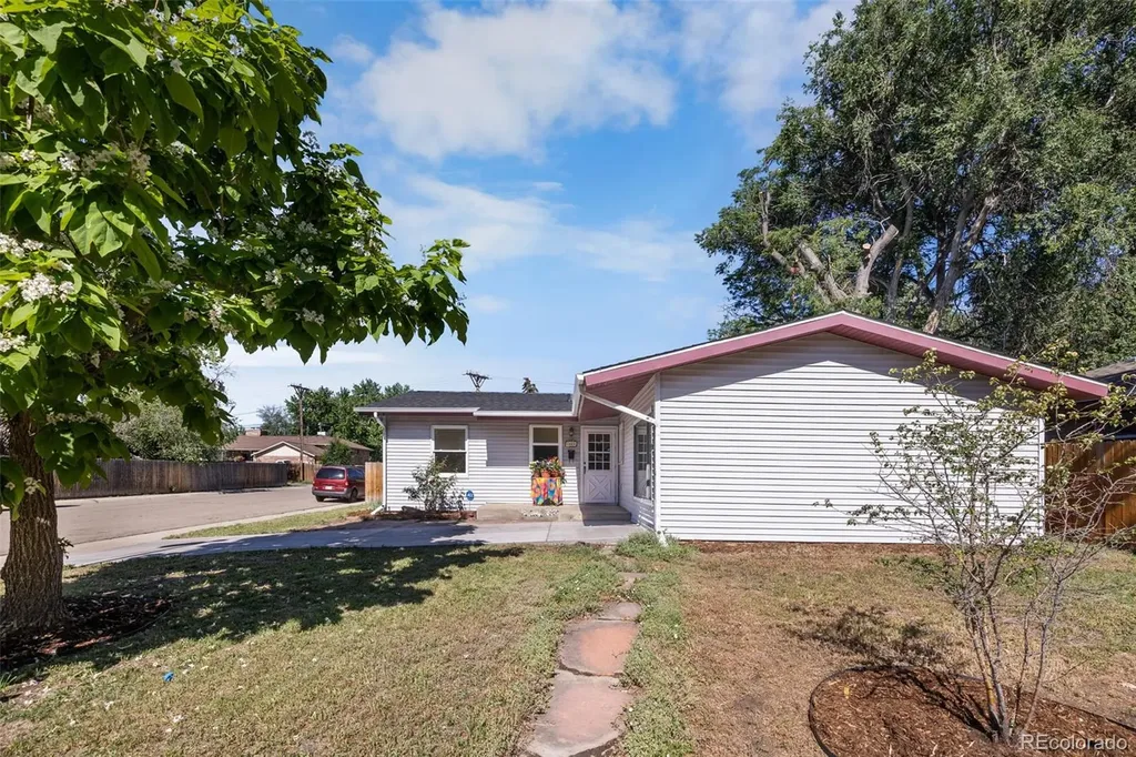 1603 Emery Street Longmont CO 80501
