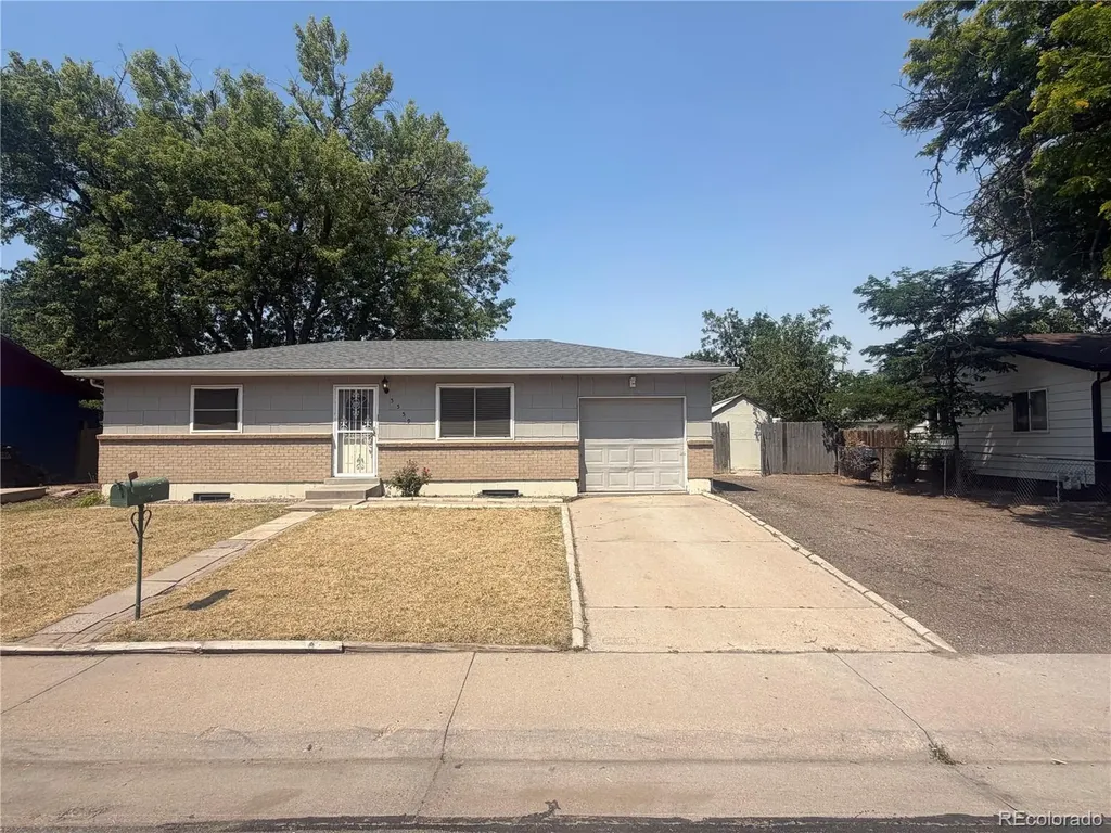 5559 Potomac Way Denver CO 80239