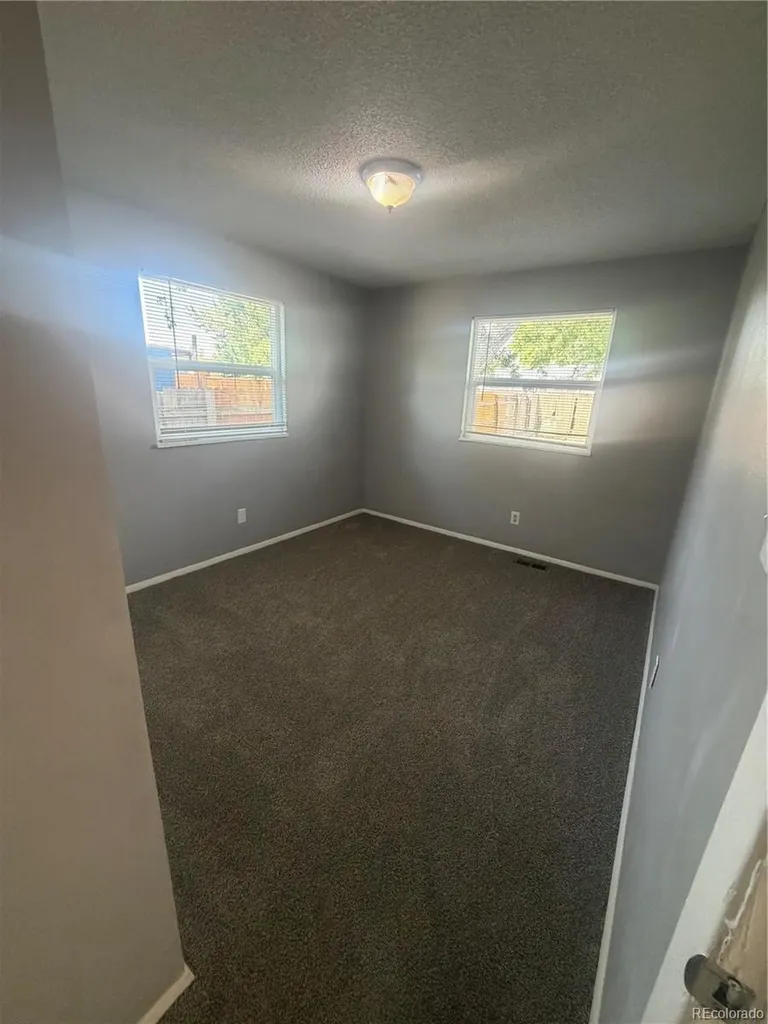5559 Potomac Way Denver CO 80239