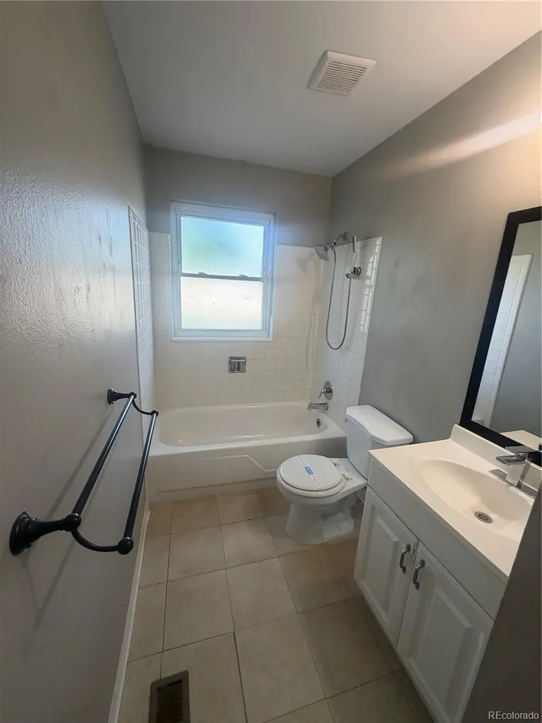 5559 Potomac Way Denver CO 80239